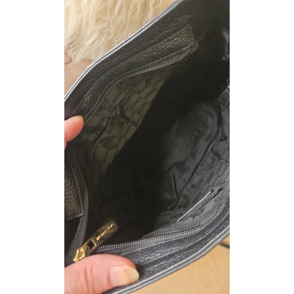 MK50 Michael Kors Messenger crossbody